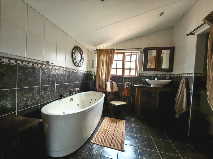 4 Bedroom Property for Sale in Buffelspoort Eco Estate North West